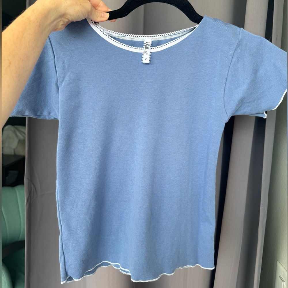 pretties OG baby tee sz small
